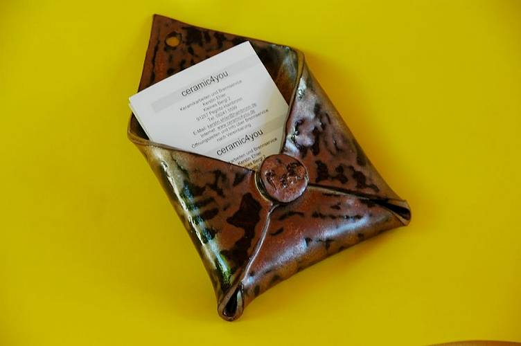 Briefbox aus glasierter Keramik